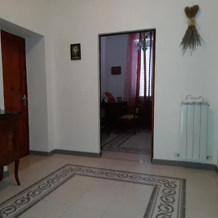 Апартаменты La Casa Di Valeria Alle Serre Серре-ди-Раполано